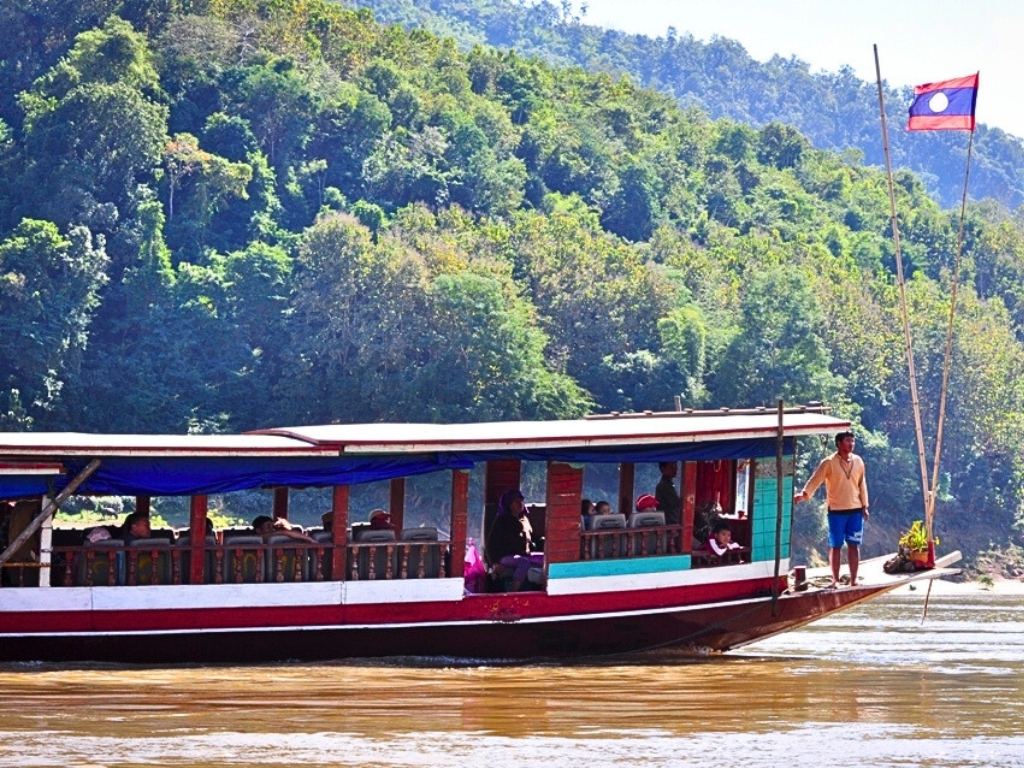 Lanchang Travel route support and slow boat service